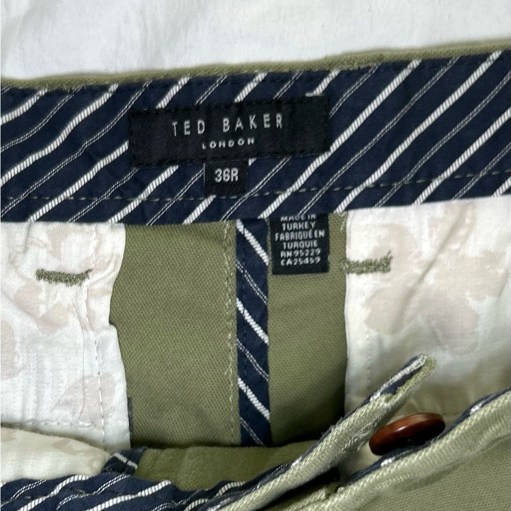 Ted Baker London Men's Khaki Green Flat Front Chino Shorts 36R - Picture 6 of 6